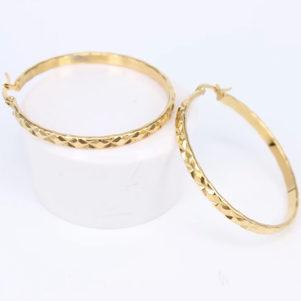 **NEW 18K YELLOW GOLD HOOP EARRINGS - Picture 5 of 6